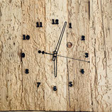 Horloge en bois de récupération