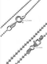 Kugelkette aus 925 Sterling - Silber podiert