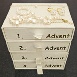 Adventböxli Nr. 3, Gold / Perlen