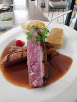 Filet de canette jus à la framboise