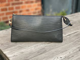 Louis Vuitton Tasche Pochette Accessoires Epi schwarz