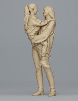 Gerda mit Tochter auf dem Arm (F-064), 3D-Druck-Figur, unbemalt, 1:32