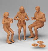 Familie beim Essen (F-550), 3D-Druck, 3er Figuren-Set, 1:45