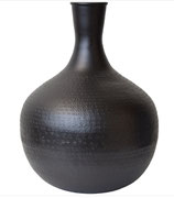 Metalen vaas zwart model "GUSTO"