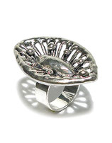 Ring von Madame Butterfly