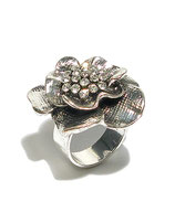 Ring von Madame Butterfly