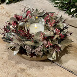 weihnachtlicher Trockenblumenkranz mit Holzschale und sehr hochwertiger LED Kerze