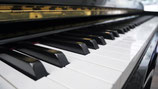 Yamaha U10BL Klavier schwarz poliert
