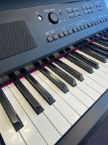 Yamaha CVP-705 B Digitalpiano schwarz matt gebraucht