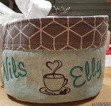 Brotkörbchen / Brotkorb mit Namen und Frühstücksbildern bestickt