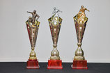 #2025-08-16 Ständer Pokal in 3 Größen Ausführungen, roter Sockel, halboffen mit Sternen und z.B. Fußblalll Motiv