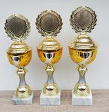 #2024-022 Pokal mit weißem Sockel und goldfarbenem Cup