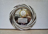 #2025-10-009 runder Siegerteller, silberfarben mit Ständer,  indiv.. Kleintier oder Sportdeko möglich