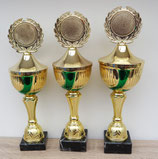 #2024-014 Pokal mit dunklem Sockel, goldfarbenen  Fuß, Goldfarbenen Cup mit grünem Streifen, Deckel