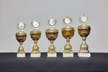 #2025-08-06 Ständer Pokal in 5 Größen Ausführungen, in Goldfarben mit Deckel, weißer Sockel
