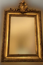 Goldiger Barockspiegel