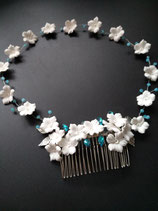 Tiara floral blanco roto con perlas