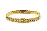 18 karaat gouden gesatineerde armband met V-vormige flexibele schakels, 20e eeuw.
