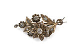 14 Karaat gouden broche in de vorm van een tak met bloemen, bezet met roosdiamanten, ca.1870.