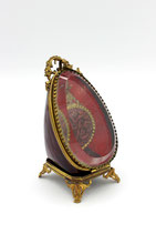 Zakhorloge houder in robijn rood glas met verguld bronzen montuur, Frankrijk ca.1880.