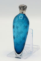 Engels blauw kristallen parfumflesje versierd met sterren, met zilveren dop en binnenstopje.