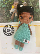 Pieza nueve - África (Muñeca amigurumi) + 1 mes de comedor en Escuela Canguro