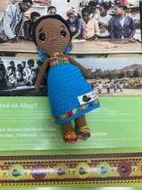 Pieza 28 - África (Muñeca amigurumi) + 1 mes de comedor en Escuela Canguro