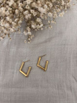 Diamond shape stud