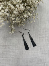 Black dotted triangle