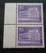 Berlin 0152  70 Pf   senkrechtes Paar  **