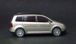 WW2 0305 02 VW Touran goldmetallic