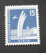 Berlin 0145 R01  -  15 Pf  -  Luftbrückendenkmal Tempelhof  **