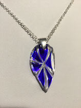 PE 137 - Pendentif "longueur et transparence" bleu