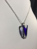 PE 139 - Pendentif "longueur et transparence" bleu