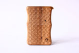 木の名刺入れ（fit）クルミ295（一刀彫）