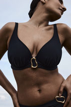 Uvita Voorgevormde Plunge Bikinitop Black