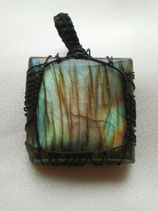 Labradorite en macramé n°1