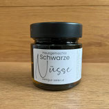 Schwarze Nüsse