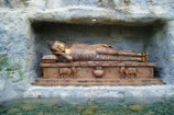 LIEGENDER BUDDHA