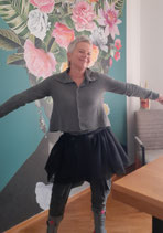Designer- Strickjacke, Blume, RUNDHOLZ BLACK LABEL