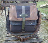 besace originale pour homme en faux cuir camel et anthracite, toile de coton et tissu avec des fougères