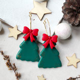 Ohrringe Tannenbaum mit Schleife • Creolen Polymer Clay | Ohrschmuck | Weihnachten