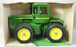 John Deere 8650 4 WD Tractor