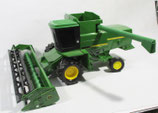 John Deere Titan II Combine  Ertl