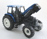 New Holland 8260 Toy Farmer National Farm Show Tractor 1997 Ertl