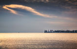 Leinwandbild 50x70 cm "Lindau Insel-Goldenes Licht"