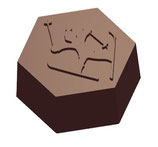Molde de bombón de chocolate con forma de hexágono y un esquiador con bastones.