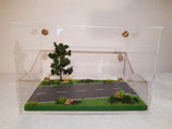 Diorama in Acrylvitrine "Strasse diagonal"