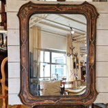 Cornice rettangolare con angoli sagomati, laccata