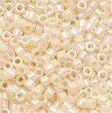 Delica 11/0   (DB157) Crema Opaque AB